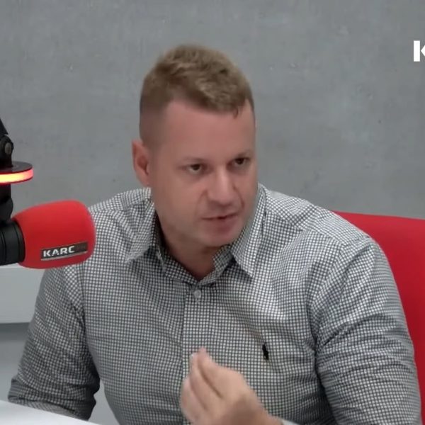 Eltérően értékeli Brüsszel, ha egy tagállam a polgárai ellátásbiztonságát szem előtt tartva saját irányításba veszi energiaszektorát – hívta fel a figyelmet a Karc FM Számadó című műsorában Tóth Máté energiajogász.