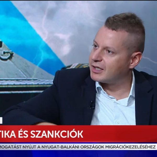 Nógrádi György, Tóth Máté és Dunda György voltak a Háború Ukrajnában vendégei.