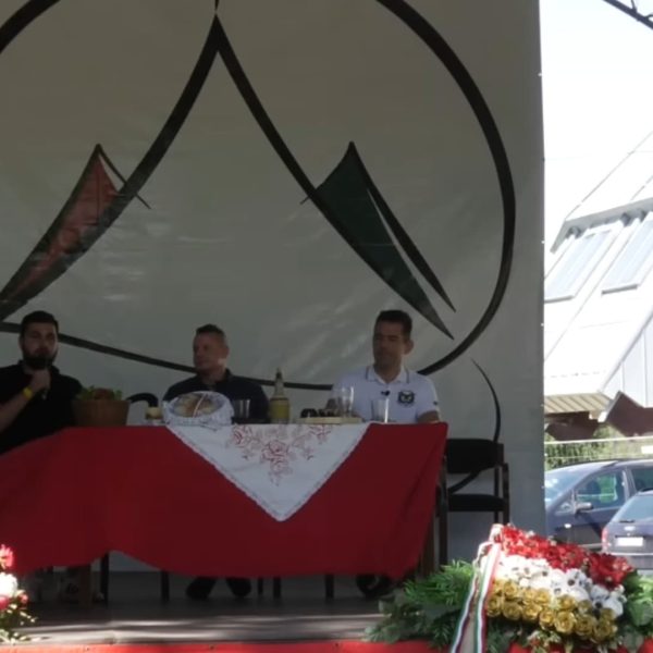 A nagyszínpadon kapott helyet a "Veszélyek és lehetőségek az EU-n belül és kívül" című előadás a Magyarok Országos Gyűlése (MOGY) zárónapján. A beszélgetés során Novák Előd, a Mi Hazánk alelnöke és Tóth Máté energiajogász járták körül hazánk EU-tagságának különböző aspektusait. Az előadást Horváth Tamás, a Magyar Jelen főszerkesztője moderálta.