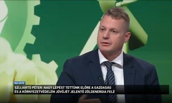 A magyar gazdaság jövője a zöld energia – erről beszélt Orbán Viktor. A miniszterelnök szerint, ha zöld világot akarunk, akkor a hagyományos ipargazdaságot új, modern, természetbarát gazdasággá kell alakítani. Hozzátette, 10 év múlva, Paks 2-t befejezve a magyar gazdaság 52 százalékában nukleáris, 39 százalékában pedig megújuló, döntően napenergiát állít majd elő.