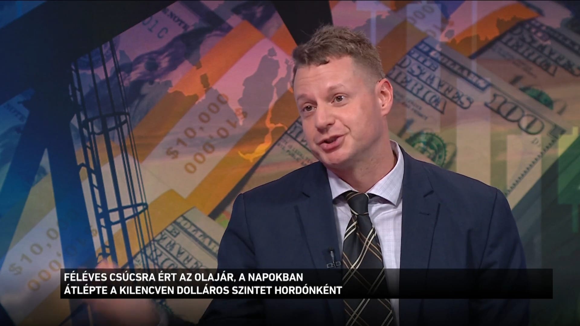 Féléves csúcsra ért az olajár, amely a napokban átlépte a 90 dolláros szintet hordónként. A drágulás hátterében elsősorban geopolitikai fejlemények állnak. Befolyásolja egyebek mellett a közel-keleti eszkaláció és Ukrajna oroszországi olajfinomítók elleni támadásai.
