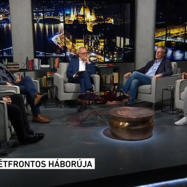 Majd arról beszélgetünk, hogy az Egyesült Államok 1,6 milliárd dollárt szavazott meg világszerte olyan média és civil erőforrások támogatására, amelyek a kínai „rosszindulatú befolyás” elleni globális fellépést szolgálják. De vajon hogyan zajlik Kína és az Egyesült Államok tudatipari háborúja? – Ez itt a kérdés! Kezdünk!