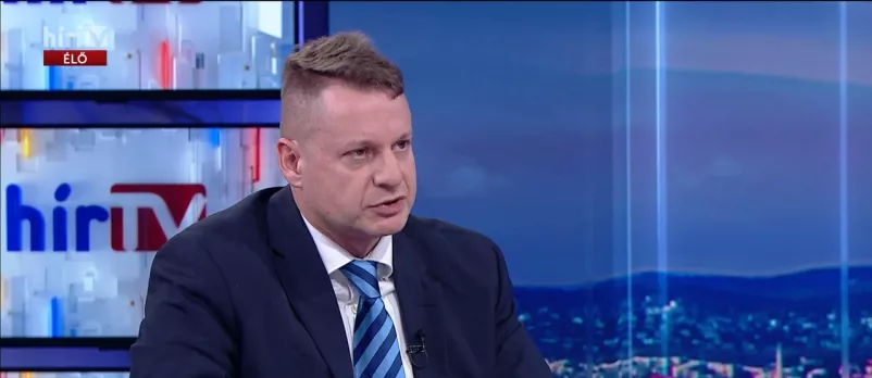 Jelenleg a teljes olajipar és az egész világ a Brent kőolaj árára figyel. Abból nagyon sok minden következik. Ismerjük azokat a számokat a hetekből, hogy az Egyesült Államok közvéleményét milyen kis mértékben érdeklik közvetlenül azok a nemzetközi konfliktusok, melyek a világban zajlanak.