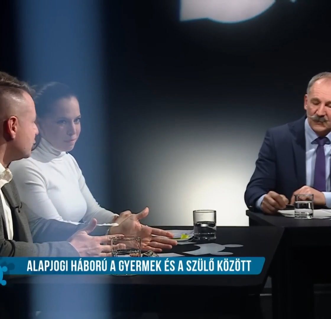 Vendégek: Kepe Nóra társadalomkutató Fűrész Tünde a KINCS elnöke Tóth Máté jogász Pöltl Ákos az MCC családbiztonsági szakértője Az M5 a közmédia kulturális csatornája.